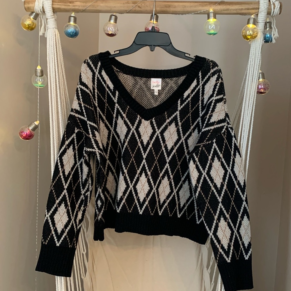 Belle du jour- Large womens Argyle black/ tan V-neck sweater